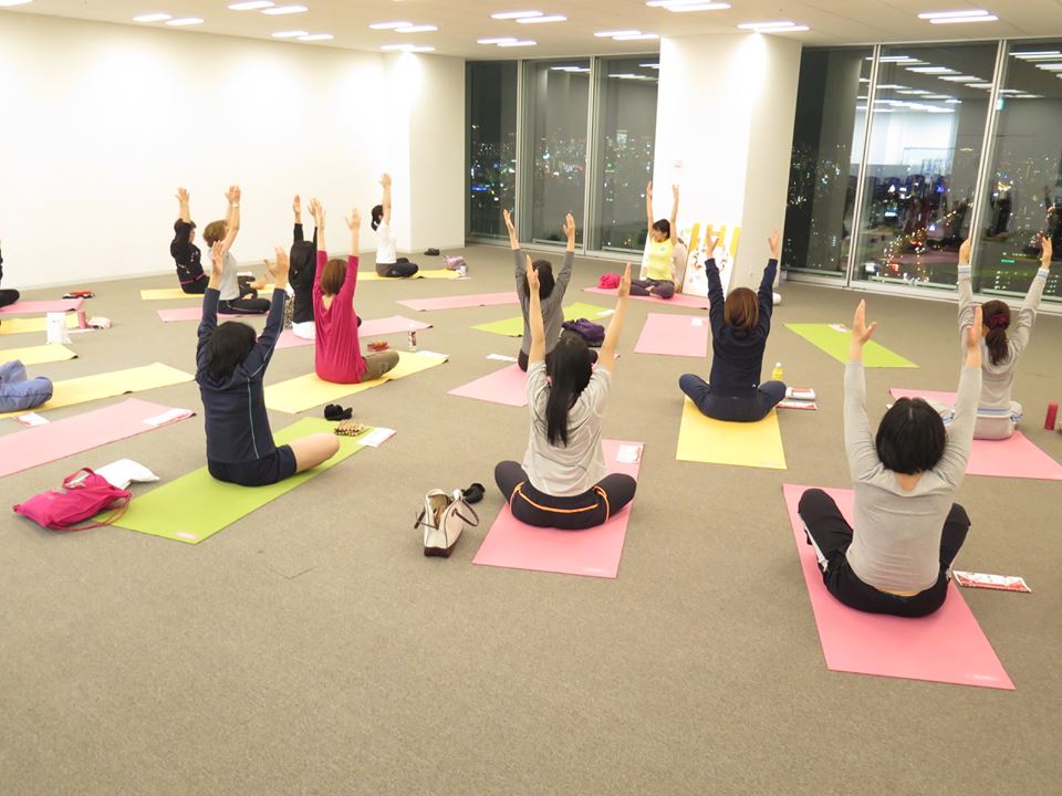 ハルヨガ『骨盤調整 YOGA　～ポッコリお腹を解消しよう!～』を開催しました。